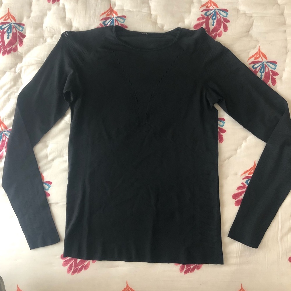 Lululemon Black Long-Sleeved Top
